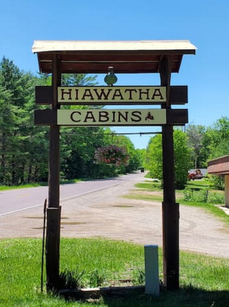 Hiawatha Cabins (Midway Cabins & Service) - Hiawatha Cabins (newer photo)